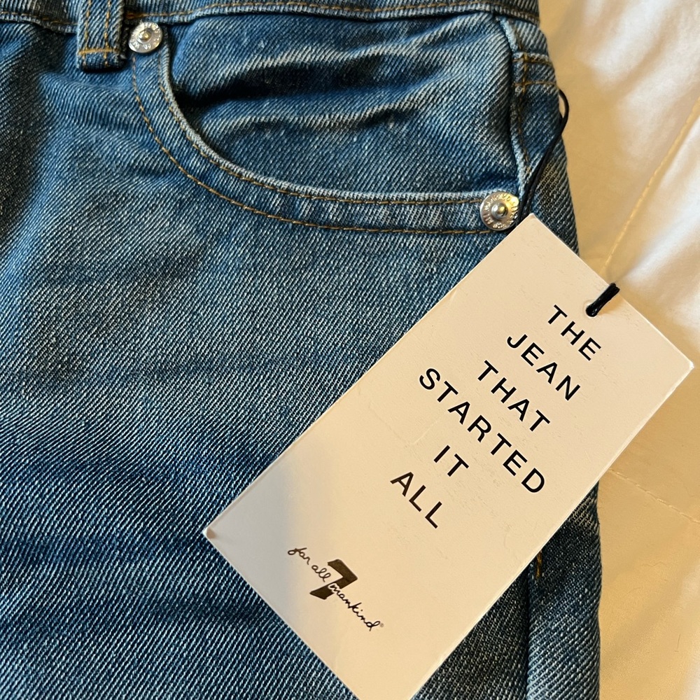 7 For All Mankind Girls Frayed hem Stretch Denim Short NWT - Picture 2 of 8